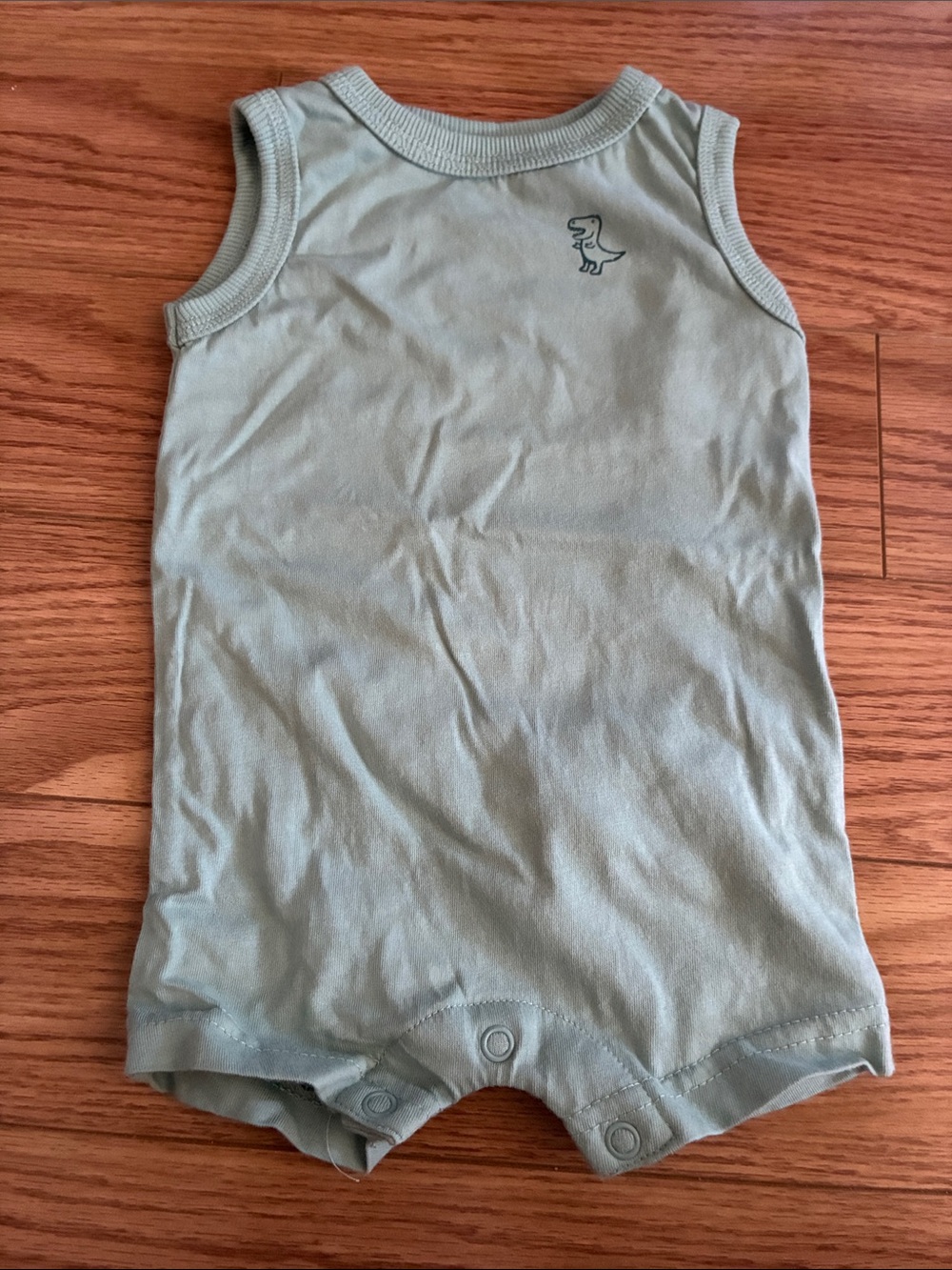20/25$ 🧸 Baby Sleeveless One-Piece Romper in Sage Green
